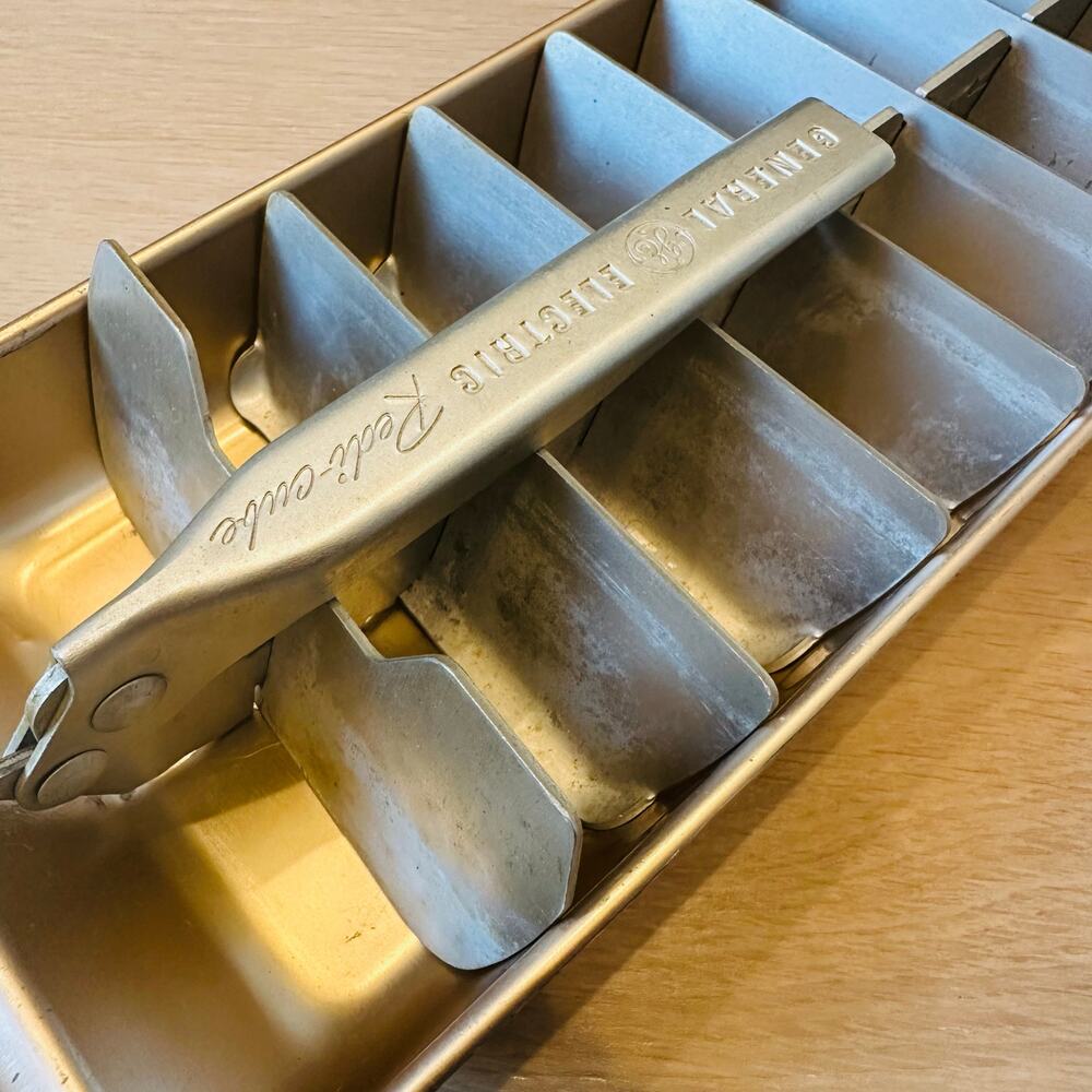 Vintage General Electric Redi-Cube Ice Cube Tray Aluminum Metal 16 Cube GE Set 2 - Picture 3 of 7